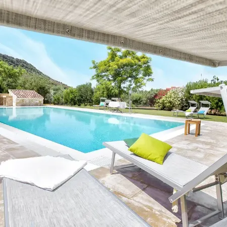Luxury Villa Laura - new infinity pool, relax and privacy for your holidays