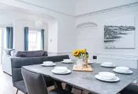 Breathtaking 180° Ocean Views