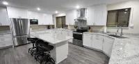 Heated Pool, Shopping, Restaurants, Beach's, Southern Exposure