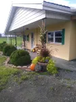 Country Roads Cottage w/ fenced in yard close to state forests and WVU!