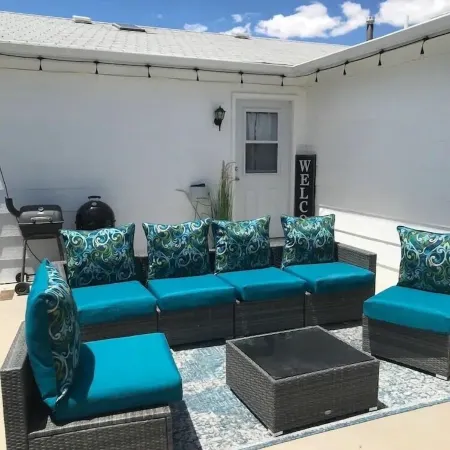 The Sweet Peach Studio Apartment