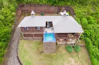 Secluded 2Bd/2Bath w/Private Pool, Quiet w/Breathtakin Views 7Mins to Rodney Bay Hotels in La Feuillet