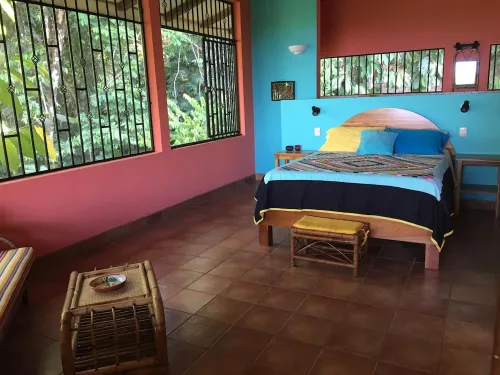 Casa Toucan, Secluded Jungle Setting with Ocean View & 40 foot Pool