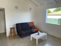 Small villa in the heart of Saint francois Hotels in Bragelogne