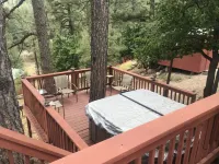 COZY CABIN, 2Br/1Ba Central Air/Heat, 6 PRS HOT TUB Hotels in Ruidoso