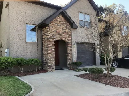 Gorgeous Townhouse West Little Rock