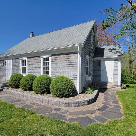 Cozy Cape Located In The Beautiful Seaside Town of Mahone  Bay