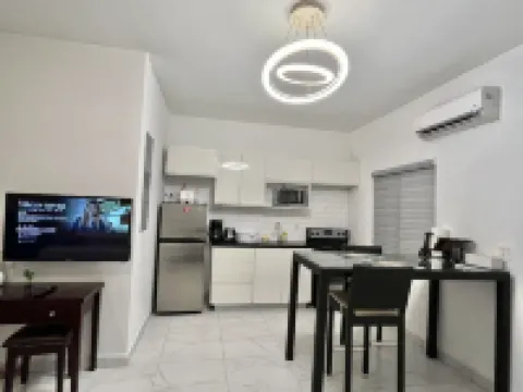 Cozy studio #2 in Venetian Road