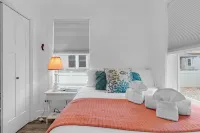 1 Block to Beach, Linens + Towels, BBQ, AC