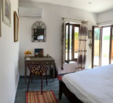 LUXURY STONE VILLA, INFINITY POOL, STUNNING SEA & MOUNTAIN VIEWS OVER BOKA BAY Hotel a 