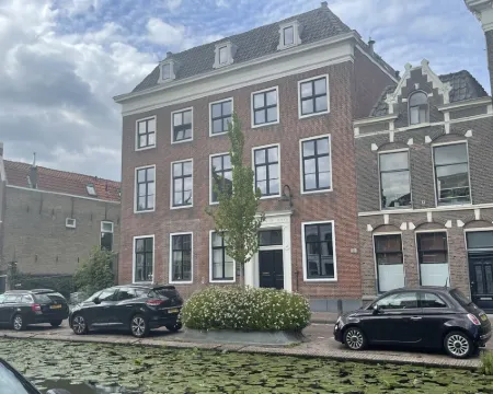 Canal House Historic Centre Gouda Hotels in Gouda