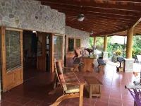 WHALES TAIL VIEWS Del Congos Uvita Great privacy,BIRD Reserve,Waterslide Pool