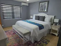 Modern Townhouse Located Near To City, Public Transport, Restaurants And Beaches