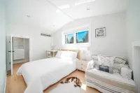 New Laneway House Near Airport, World Cup Stadium, Downtown, UBC, UBC Extended Learning周辺のホテル