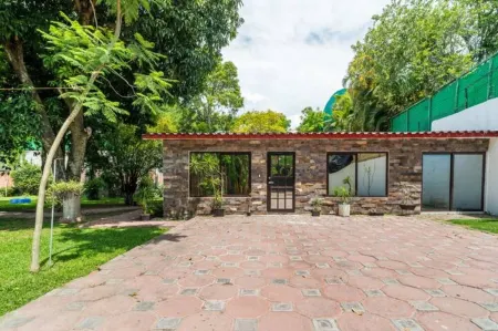 Amplia Casa de Campo con Alberca, Wifi y Estacionamiento Privada, pet Friendly Отели в г. Яутепек-де-Сарагоса