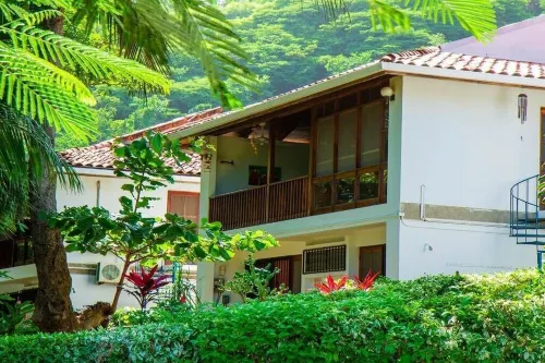 Casa Uno, Beachfront in Lovely Playa Ocotal.