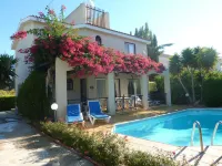 Beautiful 2 bed Villa With Private Pool And Mature Gardens - Family