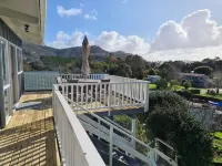 Vacay Hahei - 1 Bed Elevated Apartment a short walk to the beach