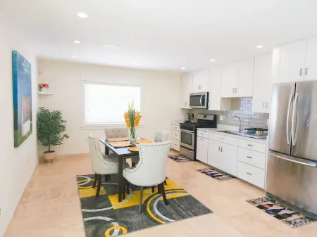 Andy's Inn is a delightful 3 bedroom guesthouse nestled in historic Bodden Town.