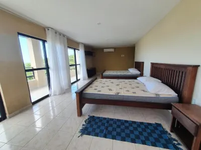 House in Tabatinga with private access to the beach