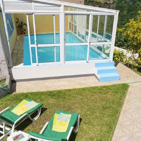 Separate apartment on the first floor of a family house with private pool & WiFi