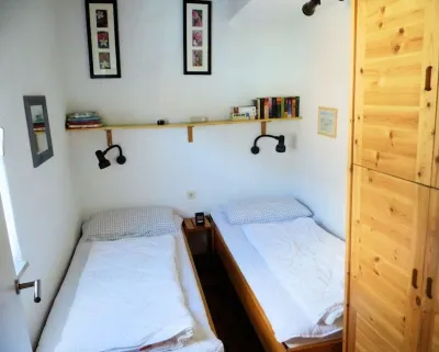 Quiet corner house 3/23 newly renovated, washing machine, WLAN, close to the beach