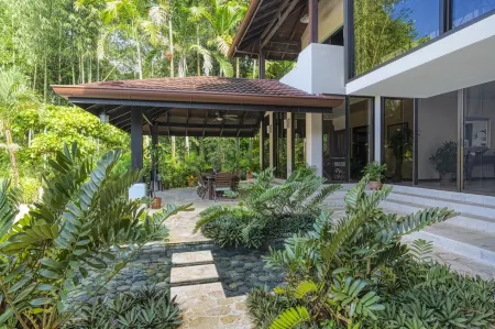 Luxury and Comfort in your own tropical resort