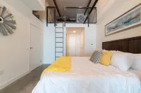 Spacious 2BR ,Family& Pet Friendly, Tesla charging Station on site, Near Disney