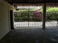 Villa with big Pool, 3 minutes to the stunning white beach Отели в г. Мсамбуэни