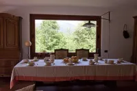 Comfortable villa with private pool and large garden, near Como and Milan