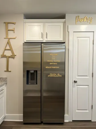 The Royal Suites.Family Friendly-Close to CLT Airport. Beautiful and peaceful.