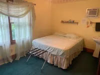 5 Bedrooms! 5 Bathrooms! 300 Foot Dock! Waterfront! Family-Friendly! Hotel a Clay Township