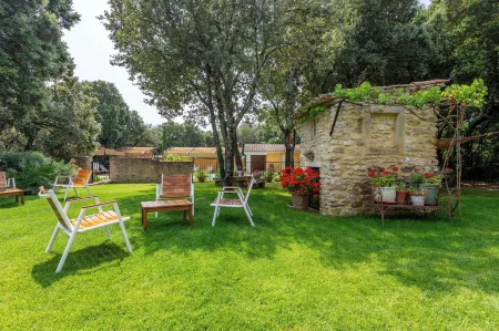 Logis la Bastide de Grignan Hotel & Restaurant "La Chênaie" Отели в г. Шамаре