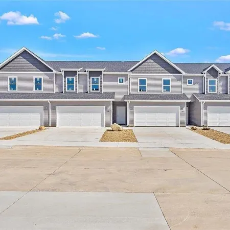 Spectacular Cedar Falls Townhome!