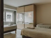 City rock: bright new 2bed/2bath downtown apartment Hoteles en La Roche-en-Ardenne