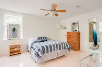 Hill Country River House - Blanco River - Wilson Creek Hotels in Wimberley