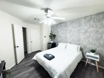 Hill Country Haven: Gateway to TXST and San Marcos