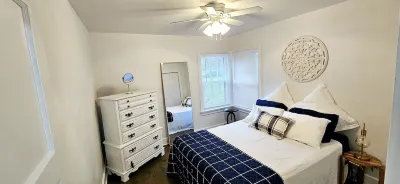 Bright and cozy riverfront home in the heart of Canada's Prettiest Little Town!