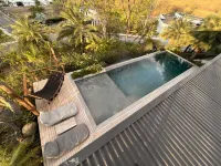 Modern villa with amazing infinity swimming pool a few steps from Tamarindo