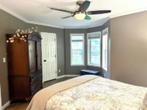 Great Mid-to-Downtown Location only 30 minuets to Glacier National Park!