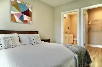 SWFL: Lake McGregor 3 bedroom Home - Entire Home! Hotels in Cypress Lake
