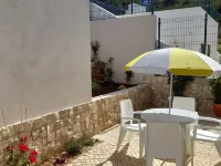 New villa with pool in Salema  Ideal location  lovely sea and countryside views. Hotels in Salema