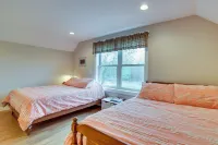 Cozy Solar-Powered Loft: Walk to Lake Champlain! - appartements de vacances