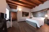 Corte Castello Hotels in Cavaion Veronese