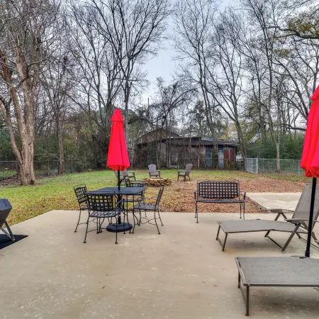 3 Mi to Mississippi Stadium: Cozy Jackson Getaway!