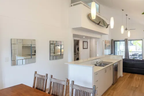 Outrigger Bay - Apartemen