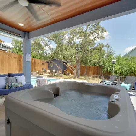 Heated Cocktail Pool, Sauna & Spa! Canyon Lake Gem