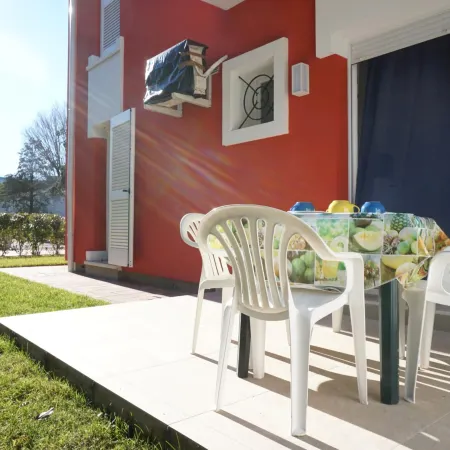 Relax by the Garden: Flat for up to 6 Guests