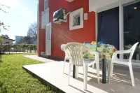 Relax by the Garden: Flat for up to 6 Guests