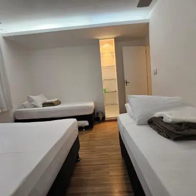 Quarto Privativo em Condominio Hotels near Galeão International Airport
